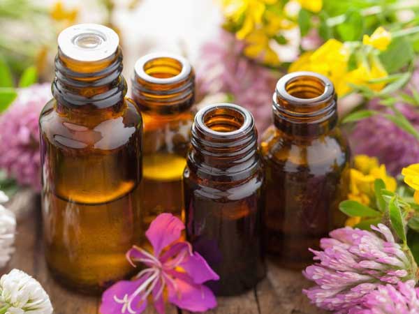 پاکسازی صورت با روغن